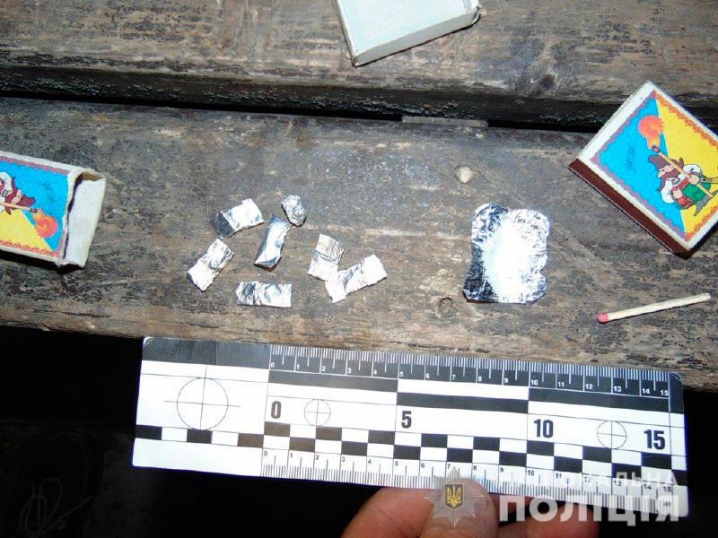 Поліцейські знайшли у двох сторожинчан наркотики