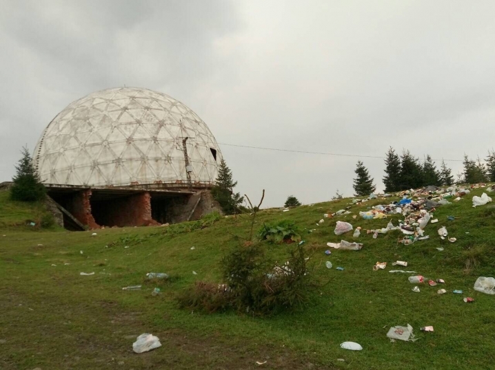 Гості фестивалю на Томнатику залишили після себе купи сміття