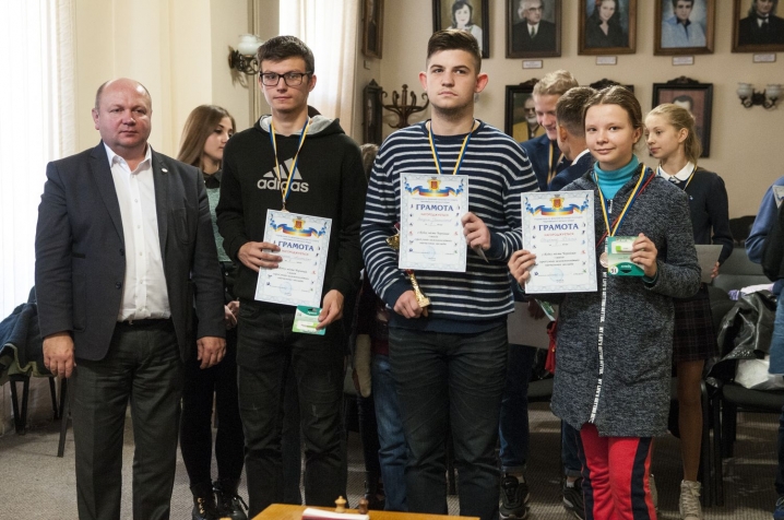Чернівецькі школярі змагалися за Кубок міста з шахів