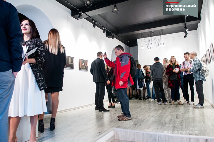 У Чернівцях відкрили виставку-презентацію портфоліо Бориса Савельєва