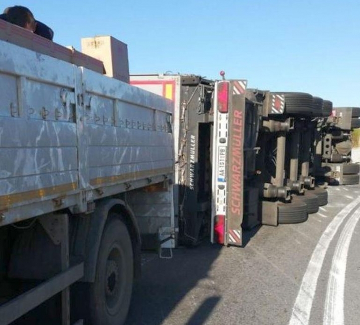 У вантажівці, яка пройшла через «Порубне» і в Румунії потрапила у ДТП, знайшли контрабанду