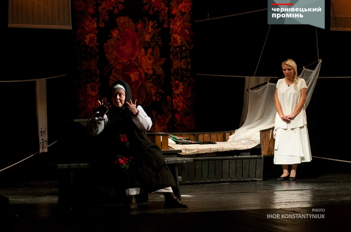 У чернівецькому драмтеатрі відбулася прем’єра містичної драми «Вір або невір»