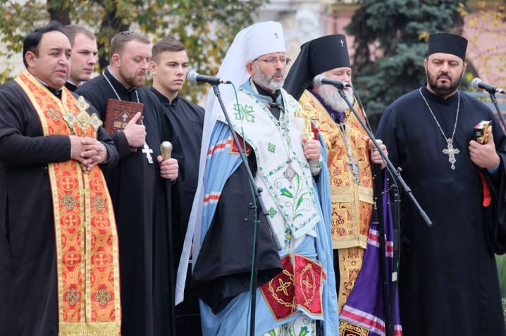 У Чернівцях справили молебень за мир з нагоди 100-річчя Буковинського віча