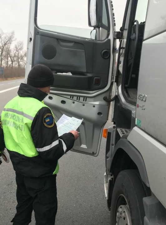 На Буковині затримали нетверезого водія вантажівки