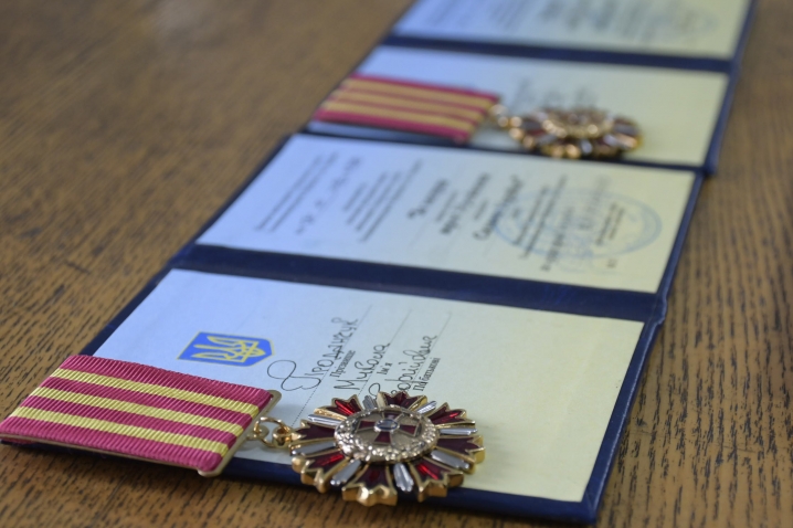Двоє чернівчан отримали нагороду «За заслуги перед Збройними Силами України»