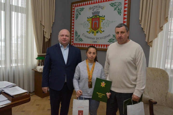 Спортсменка з Чернівців здобула перемогу на чемпіонаті Європи з пауерліфтингу