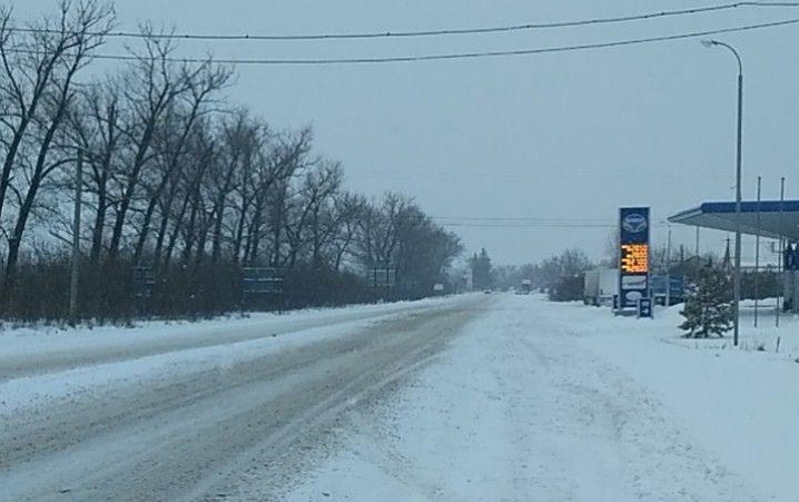 На дорогах Буковини – сніг та ожеледиця