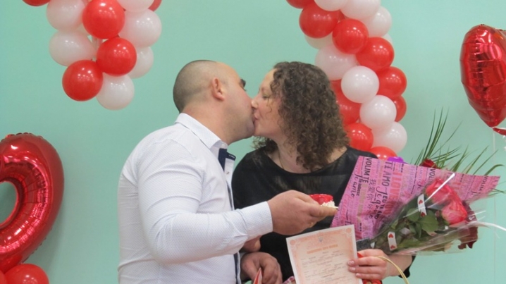 На Буковині у День закоханих зареєстрували 34 шлюби