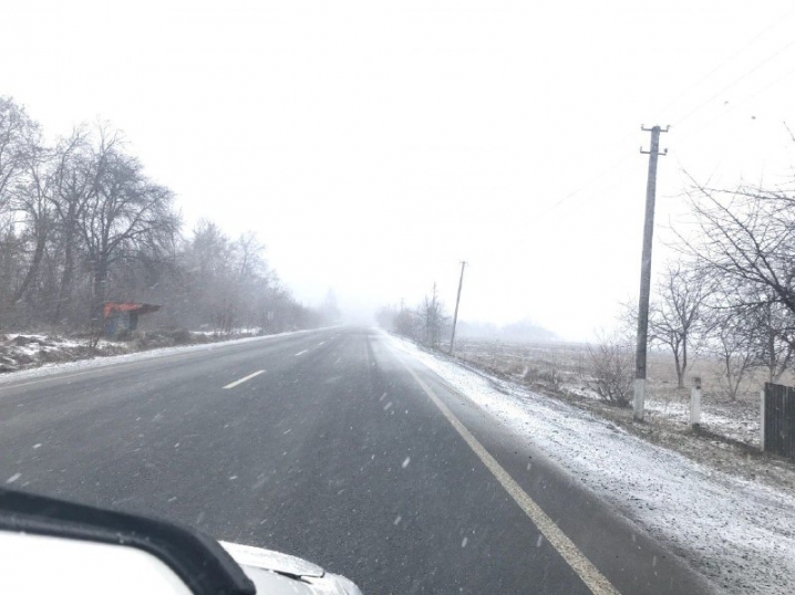 Сніг та ожеледиця: патрульні розповіли про стан доріг на Буковині