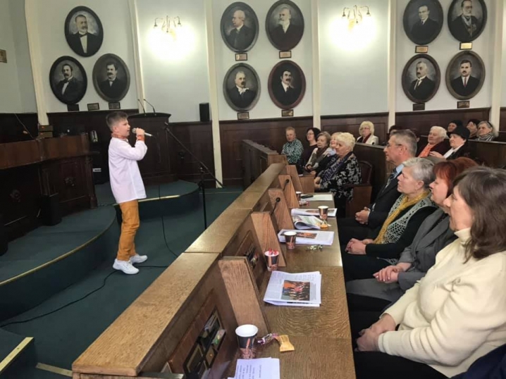 У Чернівецькій міській раді привітали жінок-ветеранів