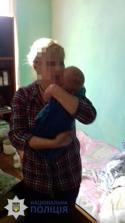 Прибрала за день: у Садгорі поліцейські переконали матір-одиначку привести дім до ладу