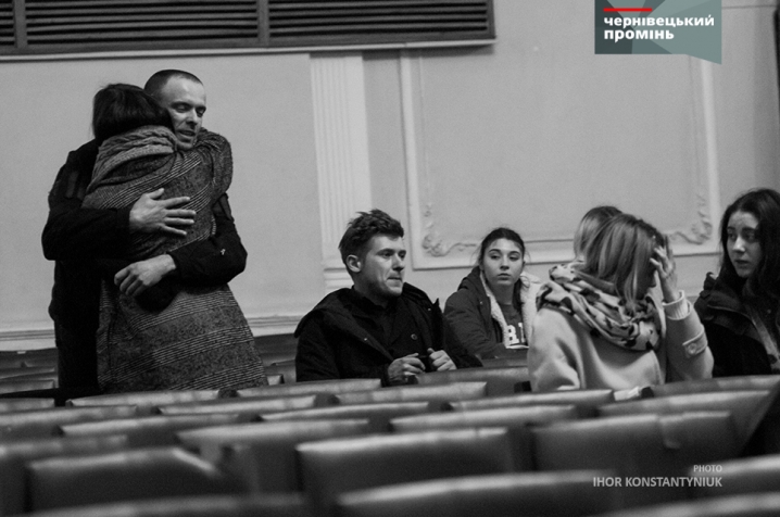 Жорстока, брутальна та агресивна: у Чернівцях відбулася прем'єра шок-вистави «Психоз 4.48»