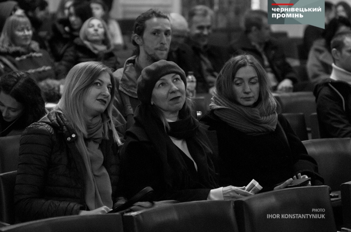 Жорстока, брутальна та агресивна: у Чернівцях відбулася прем'єра шок-вистави «Психоз 4.48»