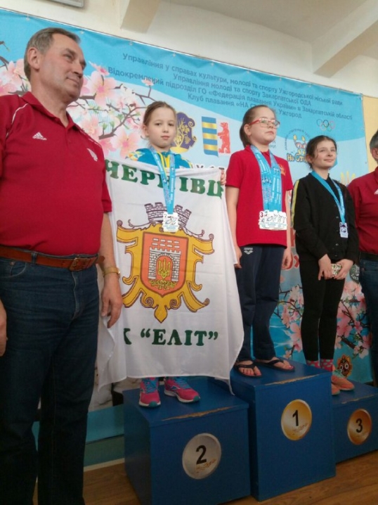 9-річна плавчиня з Чернівців здобула чимало призових місць на змаганнях в Україні та за кордоном