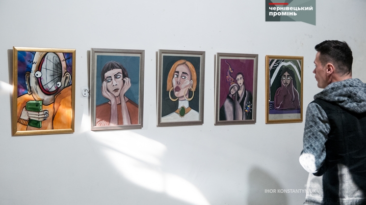 18-річна художниця Вероніка Остяк презентувала свою першу виставку у «Бункері»