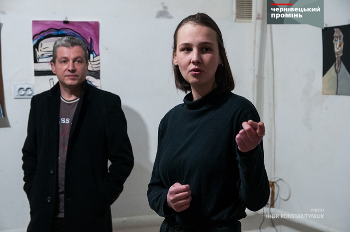 18-річна художниця Вероніка Остяк презентувала свою першу виставку у «Бункері»