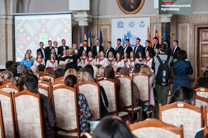 У Чернівцях стартував Міжнародний фестиваль «Хай пісня скликає друзів»