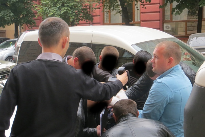 Члена антикорупційної комісії на Буковині затримали за хабар