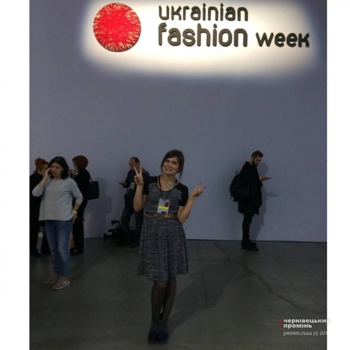 Плаття чернівецької дизайнерки «засвітилося» на Ukrainian Fashion Week