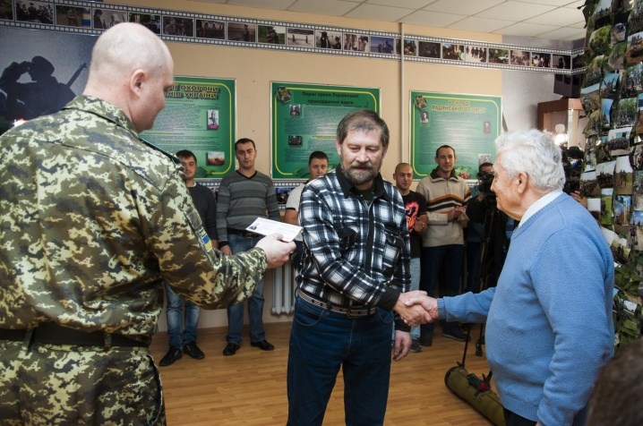 Буковинські прикордонники отримали посвідчення "Учасника бойових дій"