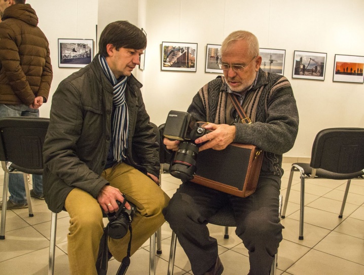 Одинадцять фотоісторій Чернівців представили у Вернісажі