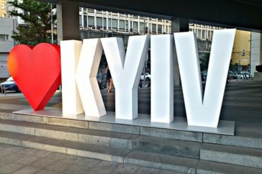 Городяни просять встановити у Чернівцях пам’ятник «LOVE CHERNIVTSY»