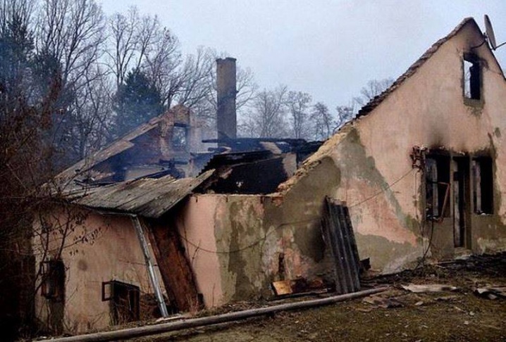 У Давидівці горів двоповерховий будинок У Давидівці горів двоповерховий будинок