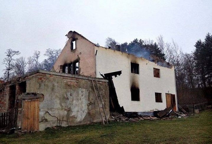 У Давидівці горів двоповерховий будинок У Давидівці горів двоповерховий будинок