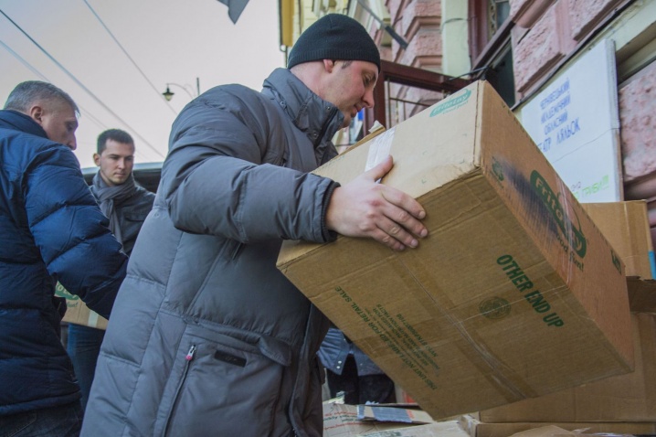 Чернівецькі волонтери отримали гуманітарну допомогу з США