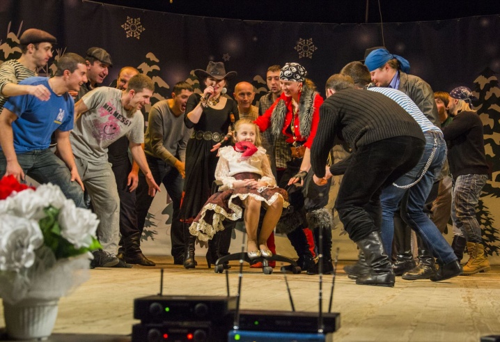 У Чернівецькій філармонії активно репетирують новорічну казку "Снігова королева"