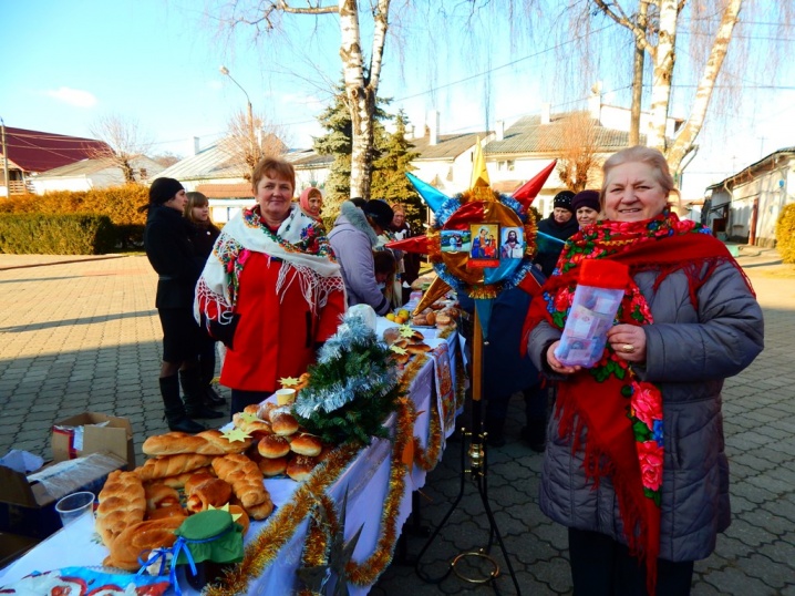 У Вижниці на благодійному Різдвяному ярмарку зібрали 4 тисячі гривень