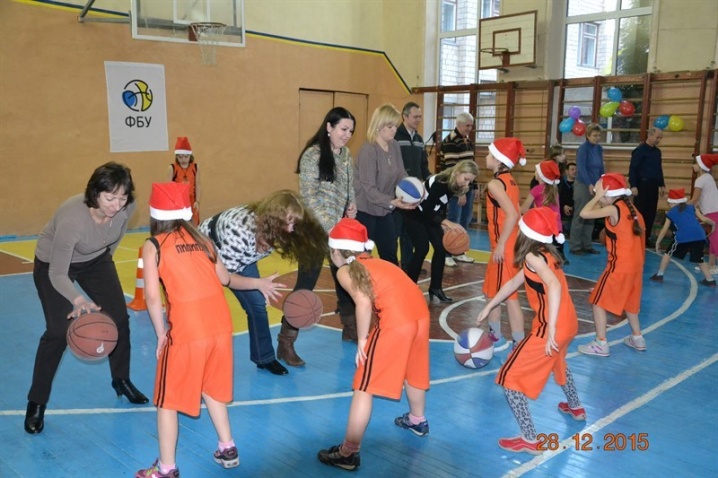 У Чернівцях відбулося "Новорічне свято баскетболу"