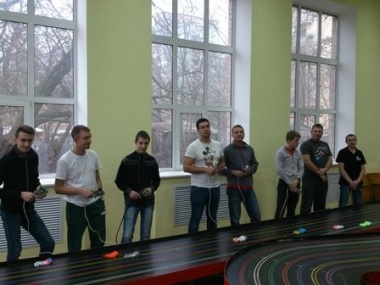 Чернівчани відзначилися на чемпіонаті України з автомодельного спорту