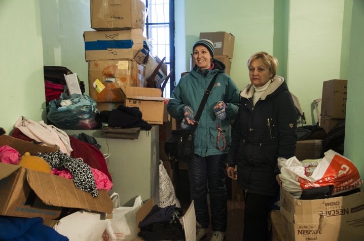 Чернівецькі волонтери відправляють іграшки на передову