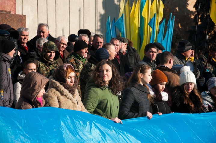 До Дня Соборності у Чернівцях утворили 25-метровий Ланцюг єднання