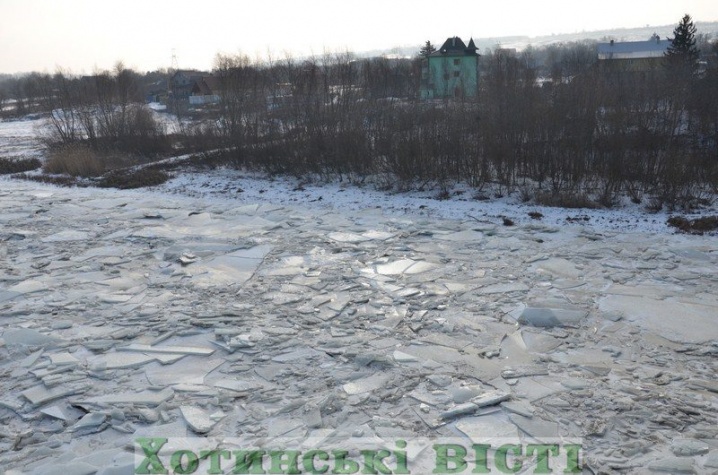 Через потепління на річках Буковини розпочався льодохід