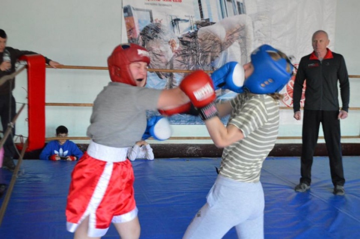 Боксери "Колізею" провели спаринги у Хмельницькій області