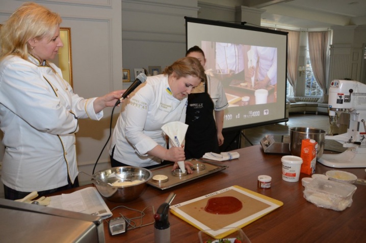 Випускниця школи Le Cordon Bleu провела майстер-клас для чернівецьких кулінарів