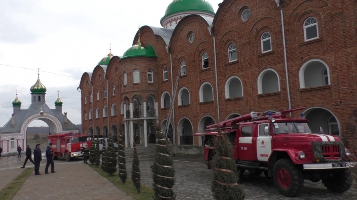 Рятувальники гасили «пожежу» у жіночому монастирі