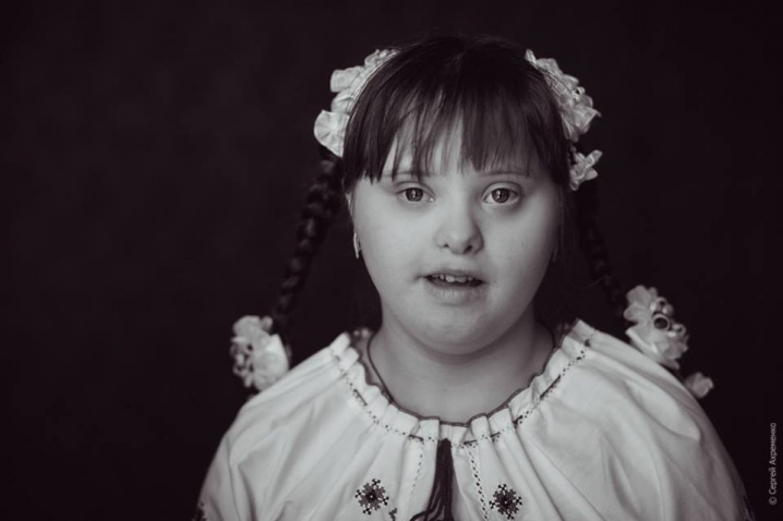 Чернівецький фотограф створив серію світлин із «сонячними дітьми»