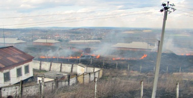На Сторожинеччині біля військових складів була пожежа