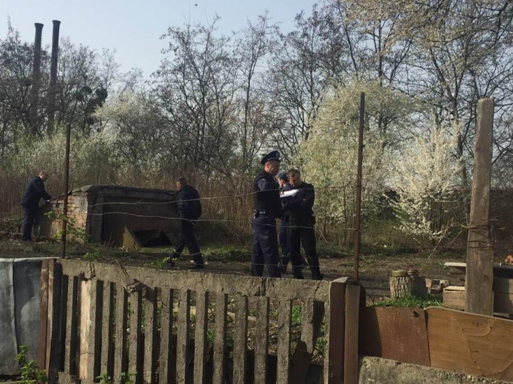 В одному із дворів Чернівців поліціянти знайшли міну