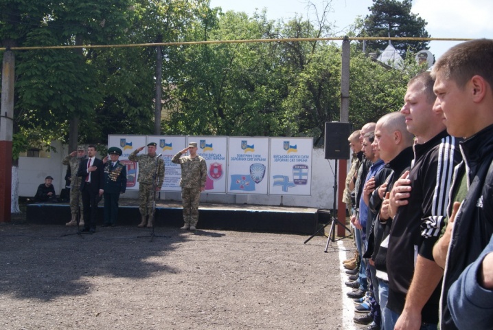 З Буковини вперше за 8 років відправили строковиків-прикордонників