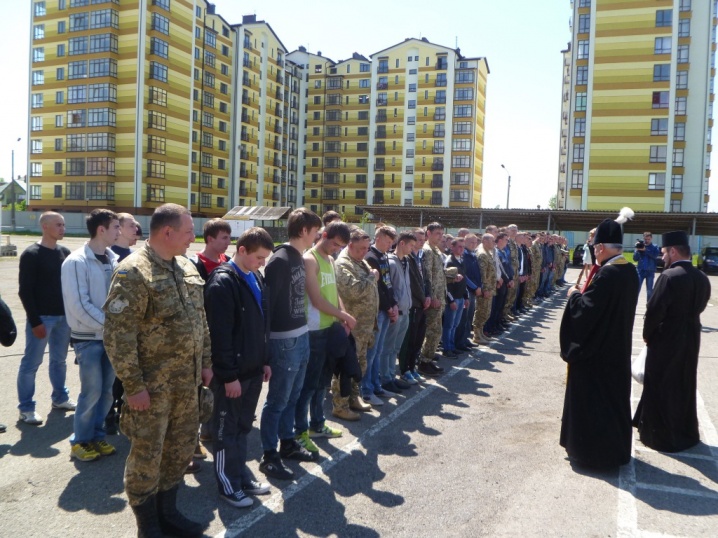 З Буковини вперше за 8 років відправили строковиків-прикордонників