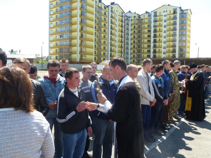 З Буковини вперше за 8 років відправили строковиків-прикордонників