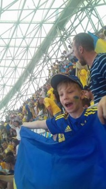 Чернівчани поділилися світлинами із останнього матчу України на ЄВРО-2016