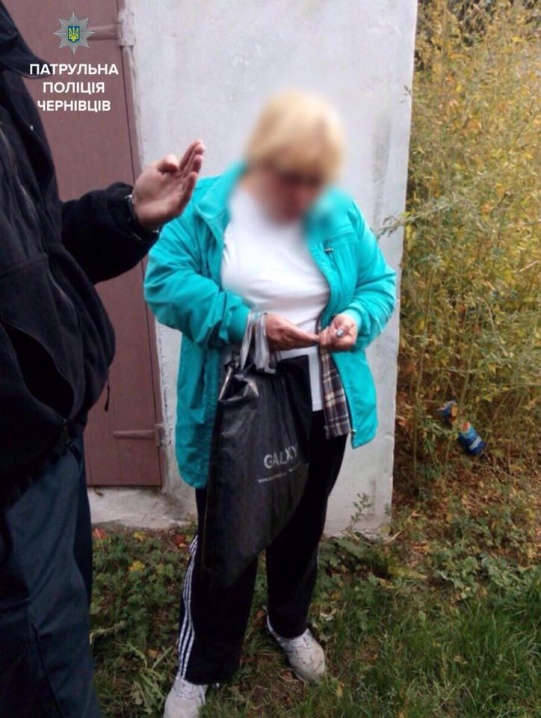 Чернівецькі патрульні знайшли жінку, яка пішла з дому