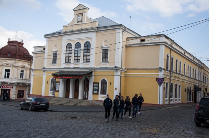 Центром Чернівців бігали стейкхолдери – шукали культурні місця Центром Чернівців бігали стейкхолдери – шукали культурні місця