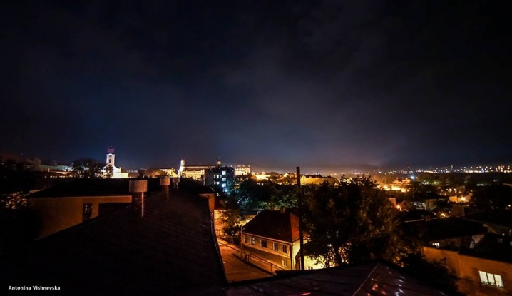 Неймовірні фото нічного міста - у об'єктив потрапила Площа Пресвятої Марії