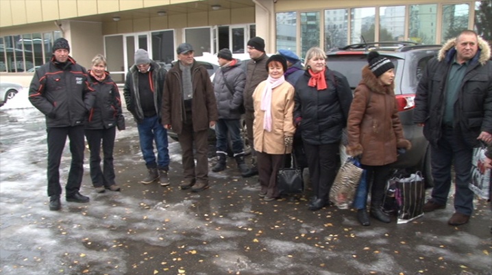 Родина з Німеччини привезла допомогу пораненому в АТО буковинцю